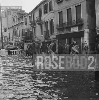 Caption: Nome:.ALTA MAREA ,NOVEMBRE 1966.HIGHT TIDE , NOVEMBER 1966.Localizzazione:.VENEZIA /CASTELLO / VIA GARIBALDI.VENICE / .Soggetto:..Cronologia:...Autore:...Stile:...Editori Stampatori:...Committenza:...Materia e Tecnica:...Collocazione:...Note:..Riproduzione Fotografica:.Graziano Arici/Rosebud2 .Copyright:.Graziano Arici/Rosebud2 .Data:.NOVEMBRE 1966..Costo:.A..Key:.ACQUA ALTA.HIGHT TIDE
