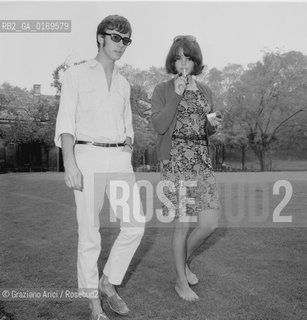 CINEMA / ? INSIEME ALLATTRICE TINA AUMONT MARQUAND / MOSTRA INTERNAZIONALE DARTE CINEMATOGRAFICA BIENNALE 1966 - © ARCHIVIO Graziano Arici/Rosebud2 