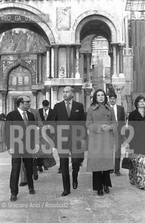 POLITICA / IL PRESIDENTE DEL PAKISTAN ALI BHUTTO  IN VISITA A VENEZIA / IN PIAZZA SAN MARCO / 1976 - © ARCHIVIO Graziano Arici/Rosebud2 