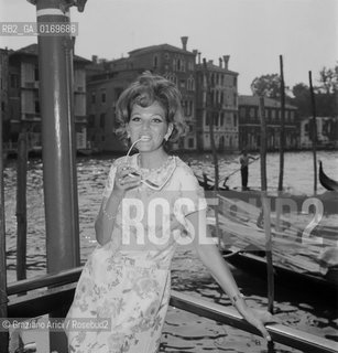 CINEMA / LATTRICE CLAUDIA CARDINALE (ITALIA) A VENEZIA / OCCHIALI / 1967 - © ARCHIVIO Graziano Arici/Rosebud2 