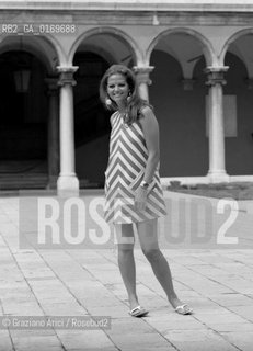 CINEMA / LATTRICE CLAUDIA CARDINALE (ITALIA) A VENEZIA / CON VESTITO A RIGHE / 1967 - © ARCHIVIO Graziano Arici/Rosebud2 
