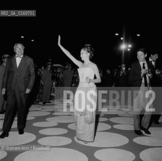 CINEMA / LATTRICE LESLIE CARON ALLINAUGURAZIONE DEL FESTIVAL / FOTOGRAFI / FILM IL PADRE DI FAMIGLIA / MOSTRA INTERNAZIONALE DARTE CINEMATOGRAFICA, BIENNALE 1967 - © ARCHIVIO Graziano Arici/Rosebud2 