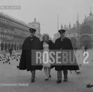 MUSICA LIRICA OPERA / LA SOPRANO CELESTINA CASAPIETRA (ITALIA) A VENEZIA / POLIZIA / 1969 - © ARCHIVIO Graziano Arici/Rosebud2 
