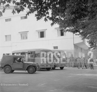 CINEMA PROTESTA SINISTRA / CONTESTAZIONE ALLA MOSTRA / POLIZIA, FORZE DELLORDINE, FURGONI DELLA CELERE, JEEP / MOSTRA INTERNAZIONALE DARTE CINEMATOGRAFICA, BIENNALE 1968 - © ARCHIVIO Graziano Arici/Rosebud2 .