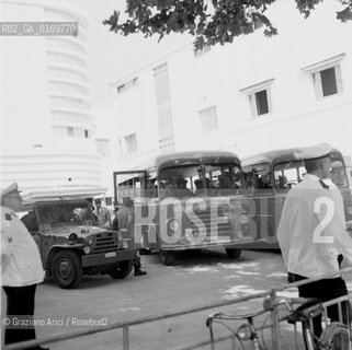CINEMA PROTESTA SINISTRA / CONTESTAZIONE ALLA MOSTRA / POLIZIA, FORZE DELLORDINE, FURGONI DELLA CELERE, JEEP / MOSTRA INTERNAZIONALE DARTE CINEMATOGRAFICA, BIENNALE 1968 - © ARCHIVIO Graziano Arici/Rosebud2 .