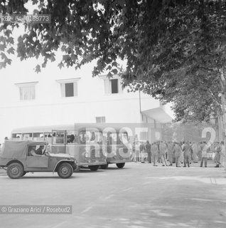 CINEMA PROTESTA SINISTRA / CONTESTAZIONE ALLA MOSTRA / POLIZIA, FORZE DELLORDINE, FURGONI DELLA CELERE, JEEP / MOSTRA INTERNAZIONALE DARTE CINEMATOGRAFICA, BIENNALE 1968 - © ARCHIVIO Graziano Arici/Rosebud2 .