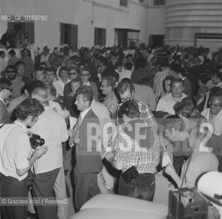 CINEMA / CONTESTAZIONE ALLA MOSTRA / SINISTRA, MANIFESTAZIONE, COMIZIO, FOTOGRAFI, FOLLA / MOSTRA INTERNAZIONALE DARTE CINEMATOGRAFICA, BIENNALE 1968 - © ARCHIVIO Graziano Arici/Rosebud2 
