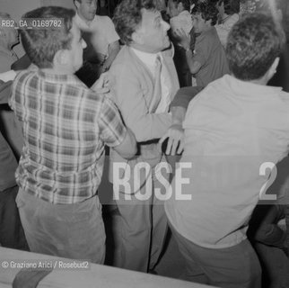 CINEMA CONTESTAZIONE PROTESTA SINISTRA / SCONTRI TRA ALBERGATORI E COMMERCIANTI DEL LIDO E DIMOSTRANTI / MOSTRA INTERNAZIONALE DARTE CINEMATOGRAFICA, BIENNALE 1968 - © ARCHIVIO Graziano Arici/Rosebud2 .