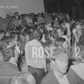 POLITICA PROTESTA MOVIMENTI SINISTRA 68 / CONTESTAZIONE ALLA MOSTRA DEL CINEMA / DIMOSTRANTI / MOSTRA DARTE CINEMATOGRAFICA, BIENNALE 1967 - © ARCHIVIO Graziano Arici/Rosebud2 .