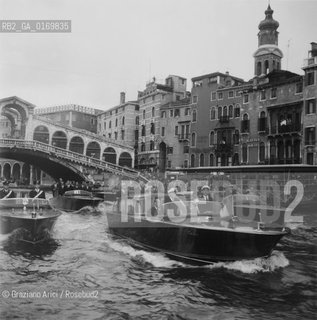 POLITICA / LA VISITA DEL PRESIDENTE GENERALE CHARLES DE GAULLE (FRANCIA) A VENEZIA / MOTOSCAFI, PONTE DI RIALTO / 1967 - © ARCHIVIO Graziano Arici/Rosebud2 