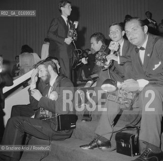 CINEMA / GRUPPO DI FOTOGRAFI CON MACCHINE FOTOGRAFICHE / MOSTRA INTERNAZIONALE DARTE CINEMATOGRAFICA, BIENNALE 1966 - © ARCHIVIO Graziano Arici/Rosebud2 