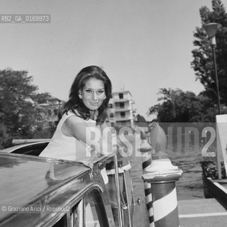 CINEMA ./ LATTRICE ANNABELLA INCONTRERA (ITALIA) IN MOTOSCAFO / DARSENA DELLHOTEL EXCELSIOR / MOSTRA INTERNAZIONALE DARTE CINEMATOGRAFICA, BIENNALE 1969 - © ARCHIVIO Graziano Arici/Rosebud2 .