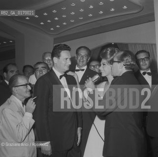 CINEMA / LATTRICE SYLVA KOSCINA (ITALIA) CON IL CRITICO CINEMATOGRAFICO LELLO BERSANI / INAUGURAZIONE DEL FESTIVAL / MOSTRA INTERNAZIONALE DARTE CINEMATOGRAFICA, BIENNALE 1967 - © ARCHIVIO Graziano Arici/Rosebud2 
