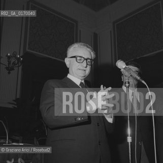POLITICA / IL PRESIDENTE GIOVANNI LEONE IN VISITA ALLUNIVERSITA DI PADOVA / 1973 - © ARCHIVIO Graziano Arici/Rosebud2 