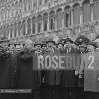 PODGORNY, NIKOLAI VIKTOROVICH /  POLITICA /  PRESIDENTE DELLURSS (RUSSIA) IN VISITA A VENEZIA / SINDACO FAVARETTO-FISCA / COLOMBI / PICCIONI / 1967  - © ARCHIVIO Graziano Arici/Rosebud2 
