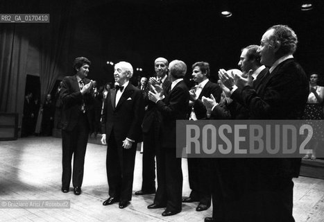 MUSICA CLASSICA / IL PIANISTA ARTHUR RUBINSTEIN (POLONIA/USA) AL TEATRO LA FENICE CON IL SINDACO DI VENEZIA MARIO RIGO E IL DIRETTORE DORCHESTRA UTO UGHI PER LA PREMIAZIONE UNA VITA PER LA MUSICA / 1979 - © ARCHIVIO Graziano Arici/Rosebud2 