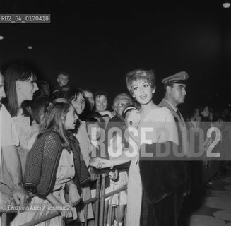 CINEMA / L ATTRICE BARBARA RUSH (USA) ALLINAUGURAZIONE DEL FESTIVAL / FANS, POLIZIOTTO / MOSTRA INTERNAZIONALE DARTE CINEMATOGRAFICA, BIENNALE 1966 - © ARCHIVIO Graziano Arici/Rosebud2 .