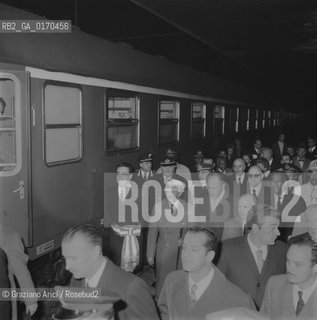 POLITICA /  LIMPERATORE DETIOPIA HAILE SELASSIE  IN VISITA A VENEZIA / CON IL SINDACO LONGO / IN STAZIONE / TRENO / 1970 - © ARCHIVIO Graziano Arici/Rosebud2 