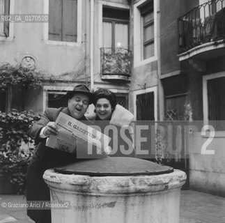 MUSICA LIRICA OPERA / IL CANTANTE TENORE FERRUCCIO TAGLIAVINI CON LA SOPRANO FIORELLA COSSOTTO (ITALIA) AL GRAN TEATRO LA FENICE /1965 - © ARCHIVIO Graziano Arici/Rosebud2 