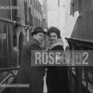 MUSICA LIRICA OPERA / IL CANTANTE TENORE FERRUCCIO TAGLIAVINI CON LA SOPRANO FIORELLA COSSOTTO (ITALIA) AL GRAN TEATRO LA FENICE /1965 - © ARCHIVIO Graziano Arici/Rosebud2 