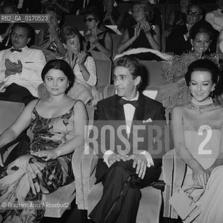 CINEMA / LATTRICE E SCENEGGIATRICE ELDA TATTOLI (ITALIA) IN SALA GRANDE / FILM LA CINA E VICINA CON IL PRODUTTORE FRANCO CRISTALDI E CLAUDIA CARDINALE / MOSTRA INTERNAZIONALE DARTE CINEMATOGRAFICA, BIENNALE1967 - © ARCHIVIO Graziano Arici/Rosebud2 .