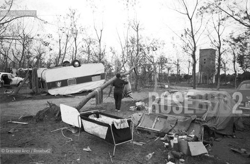 VENEZIA CASTELLO / TROMBA DARIA A S.ELENA / MOTOSCAFO MORTI VAPORETTO ACNIL ACTV / FUNERALI  / SS.GIOVANNI E PAOLO /11/9/1970 E GIORNI SEGUENTI - © ARCHIVIO Graziano Arici/Rosebud2 