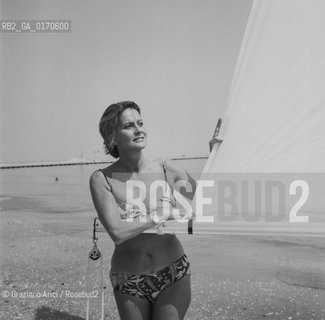CINEMA / LATTRICE ALIDA VALLI (ITALIA) IN SPIAGGIA IN BIKINI / VELA / FILM LA STRATEGIA DEL RAGNO / MOSTRA INTERNAZIONALE DARTE CINEMATOGRAFICA, BIENNALE 1970 - © ARCHIVIO Graziano Arici/Rosebud2 