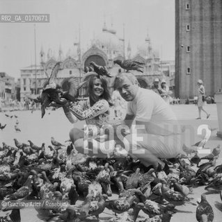 CINEMA / LATTRICE CANTANTE NATALIE WOOD CON IL MARITO A VENEZIA / COLOMBI PICCIONI / 1967 - © ARCHIVIO Graziano Arici/Rosebud2 