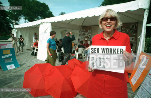 49¡ ESPOSIZIONE INTERNAZIONALE DARTE-  LA BIENNALE DARTE - CODE RED PROJECT: MANIFESTATION FOR THE RIGHTS OF THE PROSTITUTES  - THE PRESIDENT OF THE TAMPEP CARLA CORSO - 2001  @ Graziano Arici/Rosebud2 /
