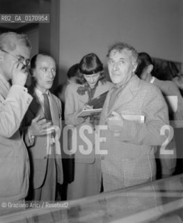 THE PAINTERS MARC CHAGALL WITH HIS WIFE VIRGINIA HAGGARD AND RODOLFO PALLUCCHINI - VENICE - 1948 © ARCHIVIO Graziano Arici/Rosebud2  / ARTE / PITTORE / XXIV BIENNALE DARTE