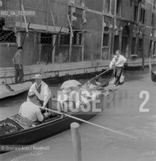 THE STATESMAN WINSTON CHURCHILL IN GONDOLA WITH HIS WIFE AND THE DANCER MARGOT FONTEYN - VENICE - 1960 © ARCHIVIO Graziano Arici/Rosebud2  / POLITICA / BALLERINA CLASSICA