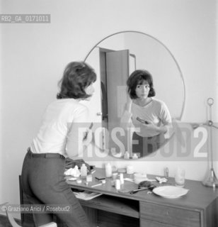 THE SINGER JULIETTE GRECO IN MALAMOCCO (VENICE)  - 196? © ARCHIVIO Graziano Arici/Rosebud2  / CANTANTE / MUSICA / POP ROCK JAZZ