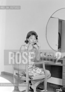 THE SINGER JULIETTE GRECO IN MALAMOCCO (VENICE)  - 196? © ARCHIVIO Graziano Arici/Rosebud2  / CANTANTE / MUSICA / POP ROCK JAZZ