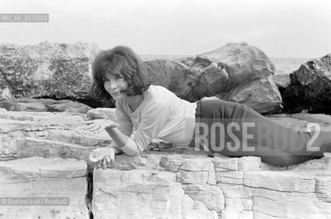 THE SINGER JULIETTE GRECO IN MALAMOCCO (VENICE)  - 196? © ARCHIVIO Graziano Arici/Rosebud2  / CANTANTE / MUSICA / POP ROCK JAZZ