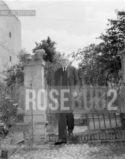 THE PAINTER GIORGIO MORANDI AT HOME IN BOLOGNA - 1948 © ARCHIVIO Graziano Arici/Rosebud2  / ARTE / PITTORE