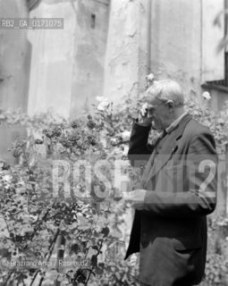 THE PAINTER GIORGIO MORANDI AT HOME IN BOLOGNA - 1948 © ARCHIVIO Graziano Arici/Rosebud2  / ARTE / PITTORE