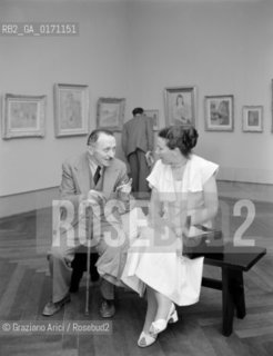 THE PAINTER PIO SEMEGHINI  WITH HIS WIFE - VENICE - 1950 © ARCHIVIO Graziano Arici/Rosebud2  / CINEMA / ARTE / PITTORE / BIENNALE DARTE