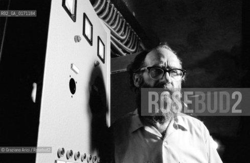 THE PAINTER EMILIO VEDOVA IN VENICE (WORKING IN MURANO GLASS FACTORY FOR THE MONTREAL EXPO) - 1966 © ARCHIVIO Graziano Arici/Rosebud2  /ARTE / PITTORE