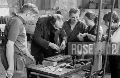THE PAINTER EMILIO VEDOVA IN VENICE (WORKING IN MURANO GLASS FACTORY FOR THE MONTREAL EXPO) - 1966 © ARCHIVIO Graziano Arici/Rosebud2  /ARTE / PITTORE