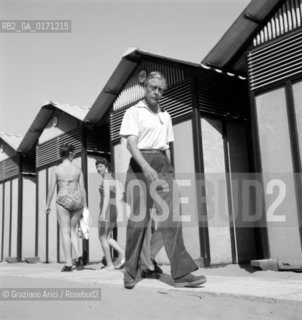THE DUKE OF WINDSOR IN VENICE LIDO BEACH - 1955 © ARCHIVIO Graziano Arici/Rosebud2  / NOBILI