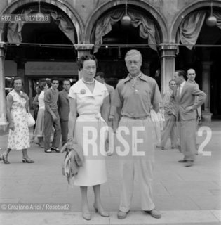 THE DUKE AND THE DUCHESS OF WINDSOR IN S. MARCO SQUARE - 1955 - VENICE © ARCHIVIO Graziano Arici/Rosebud2  / NOBILI