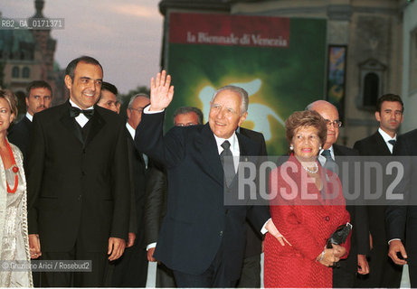 08/09 - VENICE - 58.INTERNATIONAL FILM FESTIVAL - THE PRESIDENT OF THE REPUBLIC OF ITALY CARLO AZEGLIO CIAMPI WITH HIS WIFE AND THE DIRECTOR OF FESTIVAL ALBERTO BARBERA - ©Graziano Arici/Rosebud2