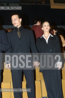08/09 - VENICE - 58.INTERNATIONAL FILM FESTIVAL - FROM HELL - THE ACTOR JOHNNY DEPP WITH HIS WIFE VANESSA PARADIS  - Graziano Arici/Rosebud2
