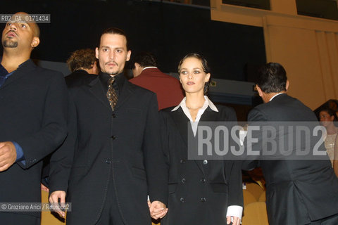 08/09 - VENICE - 58.INTERNATIONAL FILM FESTIVAL - FROM HELL - THE ACTOR JOHNNY DEPP WITH HIS WIFE VANESSA PARADIS  - Graziano Arici/Rosebud2