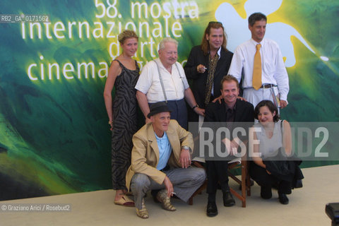03/09 - VENICE - 58. INTERNATIONAL FILM FESTIVAL - HUNDSTAGE THE CAST OF THE FILM  - ©Graziano Arici/Rosebud2