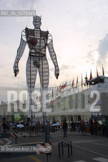 31/08 - VENICE - 58. INTERNATIONAL FILM FESTIVAL - PERFORMANCE OF THE GROUP  LA FURA DELS BAUS - ©Graziano Arici/Rosebud2