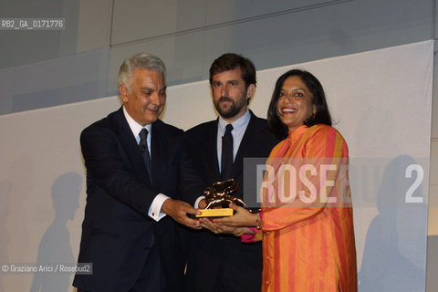 08/09 - VENICE - 58.INTERNATIONAL FILM FESTIVAL - LEONE DORO MIGLIOR FILM - MONSOON WEDDING - THE DIRECTOR MIRA NAIR WITH THE PRESIDENT OF THE BIENNALE PAOLO BARATTA AND THE DIRECTOR NANNI MORETTI - ©Graziano Arici/Rosebud2