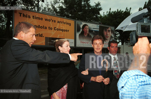 05/09 - VENICE - 58. INTERNATIONAL FILM FESTIVAL - TUESDAY - THE SINGER PAUL MCCARTNEY WITH HIS WIFE  - ©Graziano Arici/Rosebud2