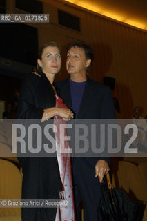 04/09 - VENICE - 58. INTERNATIONAL FILM FESTIVAL - TUESDAY - THE SINGER PAUL MCCARTNEY WITH HIS WIFE  - ©Graziano Arici/Rosebud2