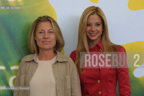 5/04- VENICE - 58. INTERNATIONAL FILM FESTIVAL -  THE TRIUMPH OF LOVE - THE DIRECTOR CLARE PEPLOE WITH THE ACTRESS MIRA SORVINO - ©Graziano Arici/Rosebud2